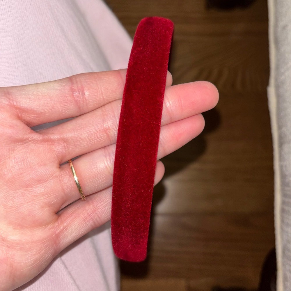 New Red Velvet Headband - Picture 3 of 5